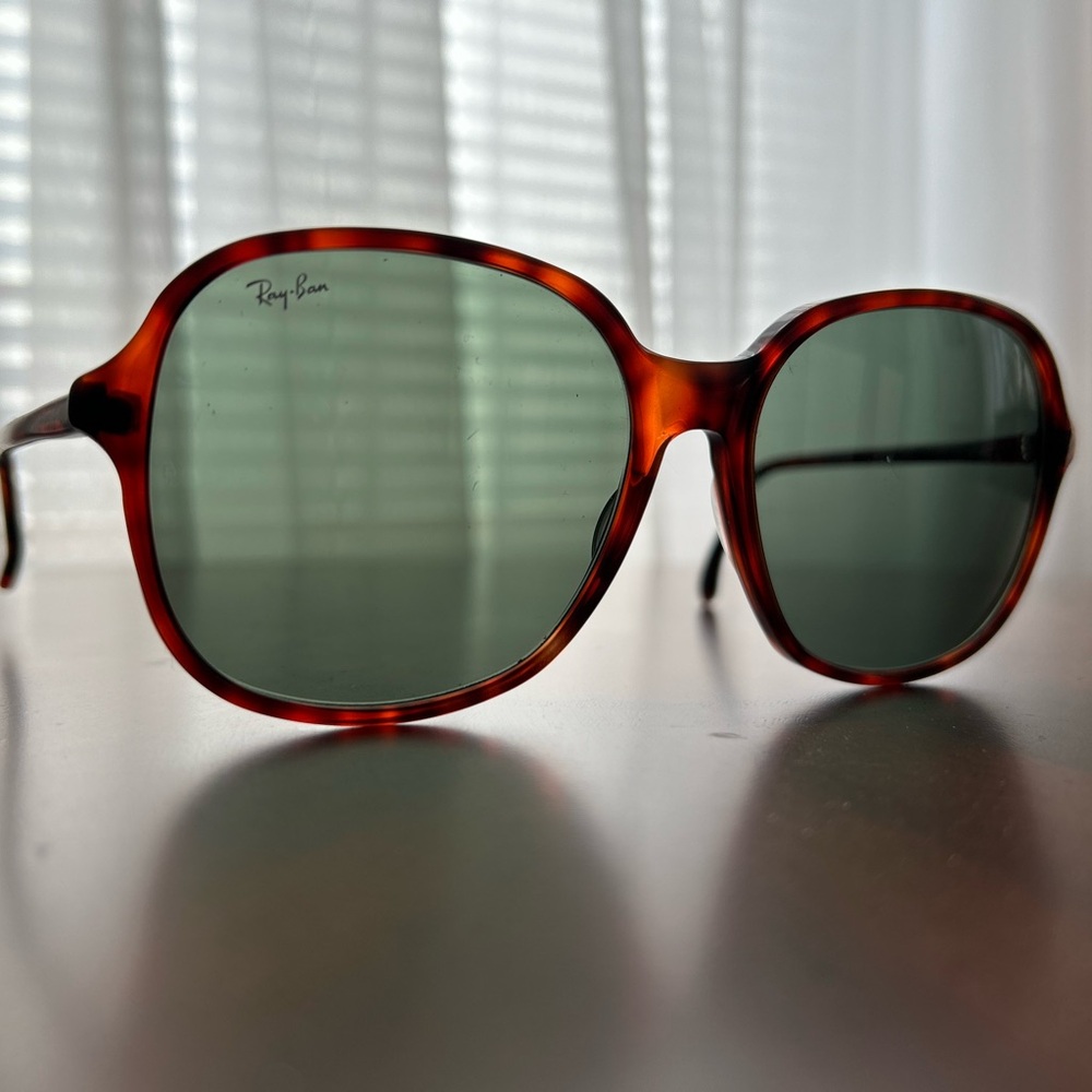 Ray-Ban Women's Tortoiseshell Green Lens Sunglasses